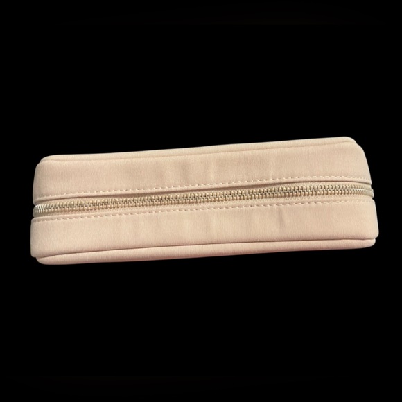 NEW Valentino VIP Light Beige/Blush Clutch/ Pouch 9” x 6.5” x 3” - Picture 3 of 7